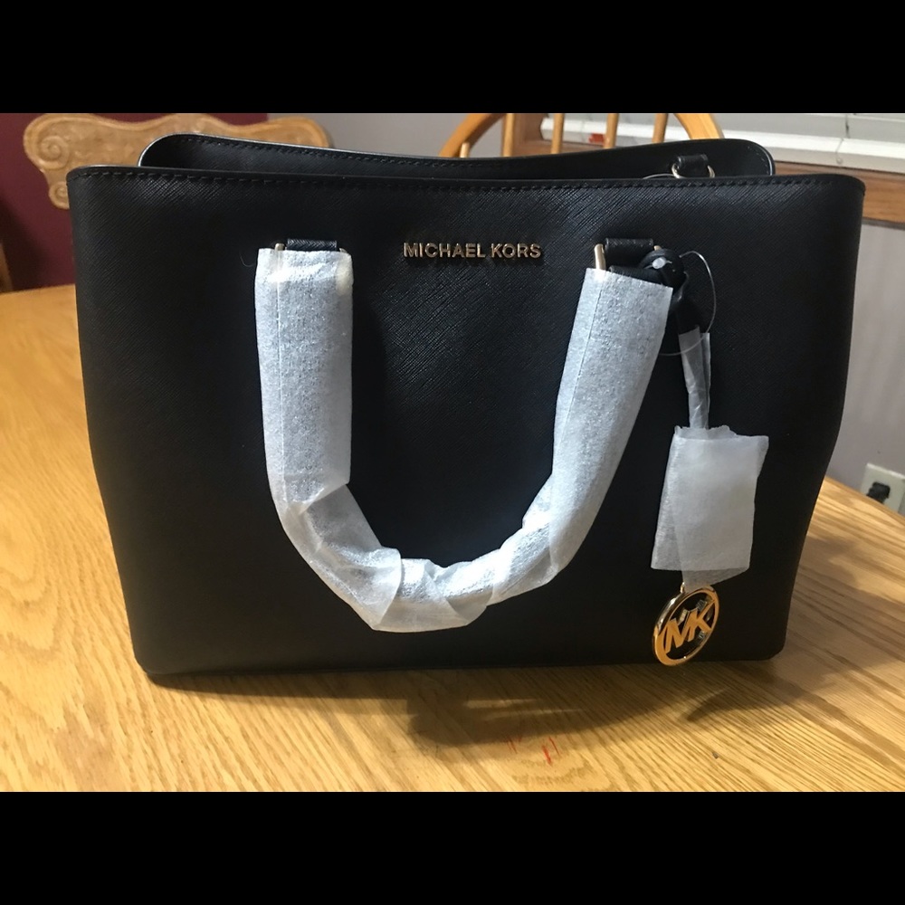 Michael Kors Large Savannah Black Satchel - Picture 2 of 8